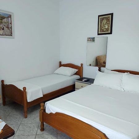 Guesthouse Shpetim Sarande Exterior photo
