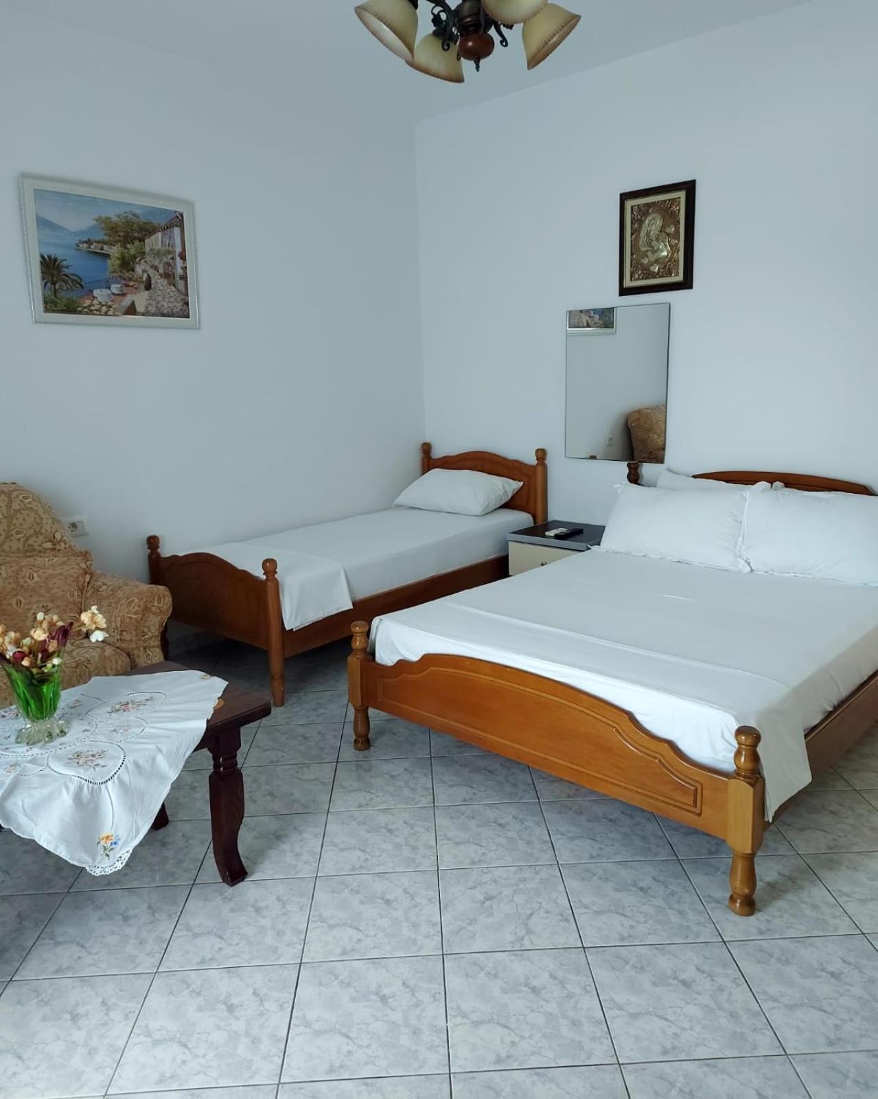 Guesthouse Shpetim Sarande Exterior photo